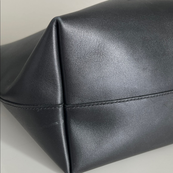 Like new!! Madewell the Essential Bucket Tote Leather Shoulder Bag - Picture 8 of 13